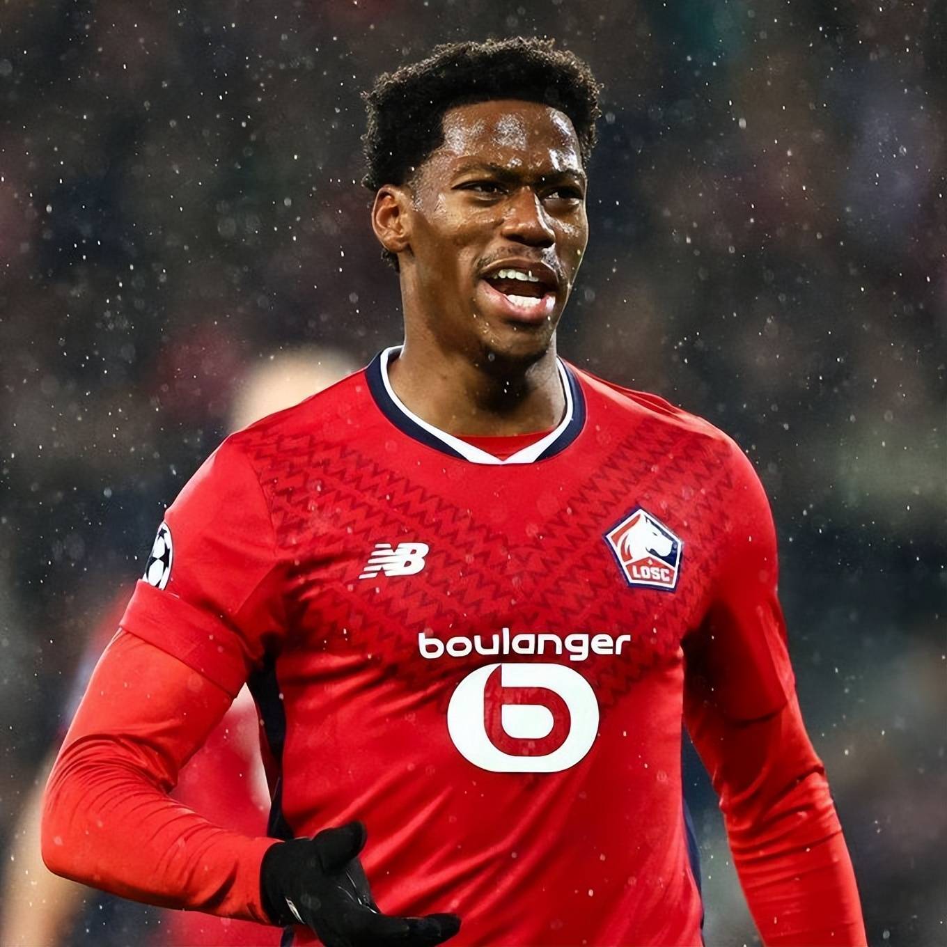 包含今晚法甲传出新动向，那不勒斯再遭质疑，管理层表态：媒体盛赞，训练强度明显提升的词条