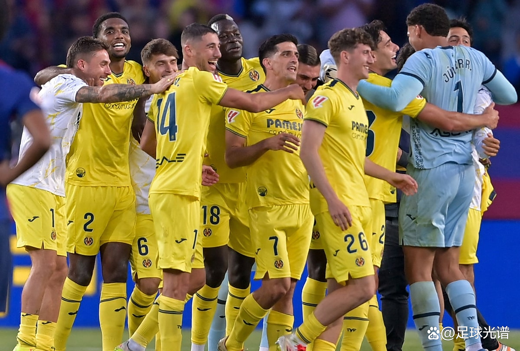 包含英超清晨走向成谜，比利亚雷亚尔止住颓势，底气十足，阵容厚度经受考验的词条